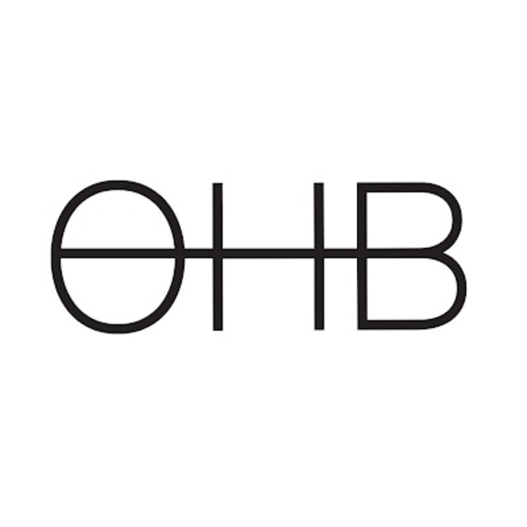 Meet your Posher, Robyn - Picture 2 of 2